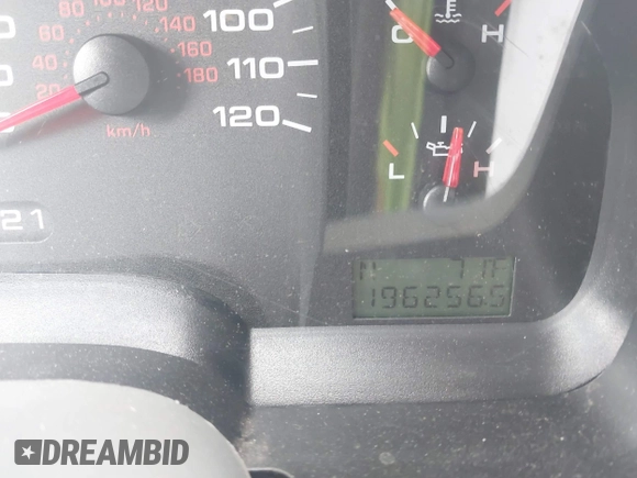 2007 Ford F-150 XLT with VIN 1FTPW14557FB71519, listed as a IAAI auction lot 42136162 with 196,256 mi miles. Bid and sale history available at carsss.com. Image 7.