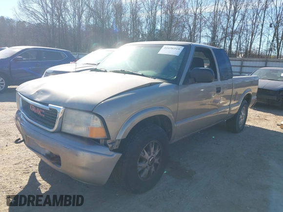 2003 GMC Sonoma SLS with VIN 1GTDT19XX38177336, listed as a IAAI auction lot 41696918 with 126,205 mi miles. Bid and sale history available at carsss.com. Image 2.
