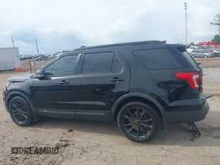 2017 Ford Explorer XLT z VIN 1FM5K7D82HGD35543, wystawiony jako IAAI lot #42100695 z przebiegiem 185 103 mil mil oraz . Historia ofert i sprzedaży dostępna na DreamBid. Obrazek 14.