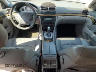 2003 Mercedes-Benz E 500 z VIN WDBUF70J63A290744, wystawiony jako Copart lot #58621995 z przebiegiem 124 631 mil mil oraz Czysty tytuł • Clean title. Historia ofert i sprzedaży dostępna na DreamBid. Obrazek 8.