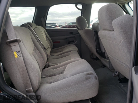 2004 Chevrolet Tahoe LS with VIN 1GNEC13V24R305650, listed as a Copart auction lot 44187625 with 82,000 mi miles and Salvage Title. Bid and sale history available at carsss.com. Image 11.