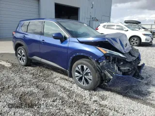 2021 Nissan Rogue SV z VIN 5N1AT3BB3MC829740, wystawiony jako Copart lot #51128825 z przebiegiem 28 277 mil mil oraz Szkoda całkowita • Salvage title. Historia ofert i sprzedaży dostępna na DreamBid. Obrazek 4.