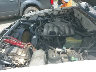 2000 Toyota 4Runner Limited z VIN JT3GN87R3Y0178357, wystawiony jako IAAI lot #42584729 z przebiegiem 224 267 mil mil oraz . Historia ofert i sprzedaży dostępna na DreamBid. Obrazek 13.