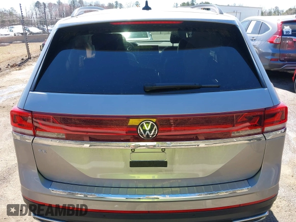2024 Volkswagen Atlas SE with VIN 1V2JR2CA2RC518633, listed as a IAAI auction lot 41773560 with 22,386 mi miles and . Bid and sale history available at DreamBid. Image 16.