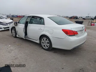 2012 Toyota Avalon z VIN 4T1BK3DB5CU453278, wystawiony jako IAAI lot #41537734 z przebiegiem 183 492 mil mil oraz . Historia ofert i sprzedaży dostępna na DreamBid. Obrazek 3.
