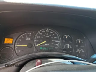 2000 GMC New Sierra 1500 SLE with VIN 1GTEK19T7YZ202845, listed as a Copart auction lot 51596555 with 243,067 mi miles and Salvage Title. Bid and sale history available at carsss.com. Image 9.