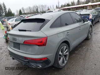 2022 Audi SQ5 Sportback Premium Plus z VIN WA124AFY0N2035403, wystawiony jako IAAI lot #41630485 z przebiegiem 31 342 mil mil oraz . Historia ofert i sprzedaży dostępna na DreamBid. Obrazek 4.