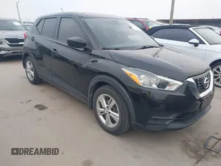 2020 Nissan Kicks S z VIN 3N1CP5BV7LL563586, wystawiony jako IAAI lot #42043567 z przebiegiem 66 727 mil mil oraz . Historia ofert i sprzedaży dostępna na DreamBid. Obrazek 1.