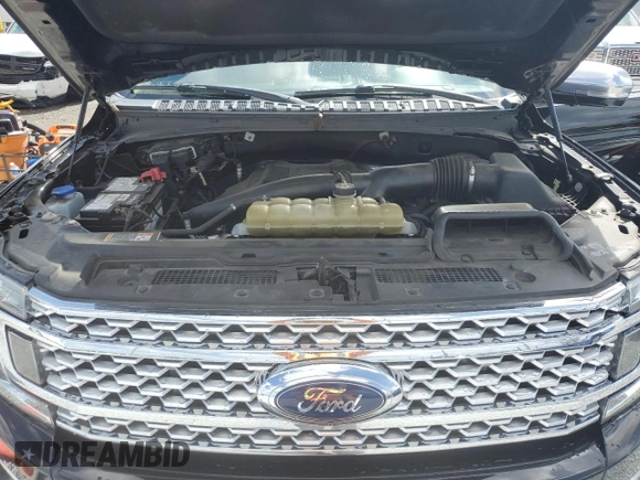 2019 Ford Expedition Max Platinum z VIN 1FMJK1LT9KEA87814, wystawiony jako Copart lot #50889215 z przebiegiem 86 584 mil mil oraz Szkoda całkowita • Salvage title. Historia ofert i sprzedaży dostępna na DreamBid. Obrazek 12.