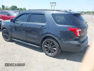 2017 Ford Explorer XLT z VIN 1FM5K8D8XHGA86463, wystawiony jako IAAI lot #42043922 z przebiegiem 83 025 mil mil oraz . Historia ofert i sprzedaży dostępna na DreamBid. Obrazek 3.