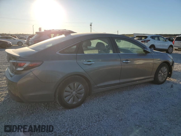 2017 Hyundai Sonata Hybrid SE with VIN KMHE24L39HA064181, listed as a Copart auction lot 82154673 with 84,134 mi miles. Bid and sale history available at carsss.com. Image 3.