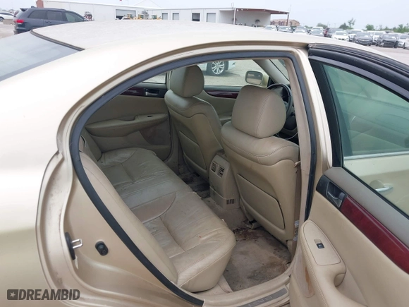 2003 Lexus ES 300 with VIN JTHBF30G030126237, listed as a IAAI auction lot 42061334 with 205,375 mi miles. Bid and sale history available at carsss.com. Image 8.