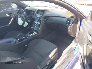 2013 Hyundai Genesis Coupe 2.0T z VIN KMHHT6KD1DU090198, wystawiony jako IAAI lot #42297169 z przebiegiem 69 501 mil mil oraz . Historia ofert i sprzedaży dostępna na DreamBid. Obrazek 5.