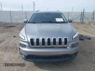2017 Jeep Cherokee Latitude z VIN 1C4PJMCB0HD213955, wystawiony jako IAAI lot #41772383 z przebiegiem 88 964 mil mil oraz . Historia ofert i sprzedaży dostępna na DreamBid. Obrazek 12.