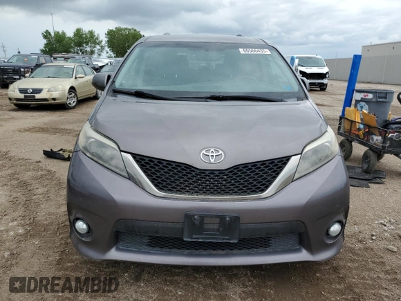 2016 Toyota Sienna SE with VIN 5TDXK3DCXGS732187, listed as a Copart auction lot 60566435 with Not provided miles and Clean title. Bid and sale history available at DreamBid. Image 5.