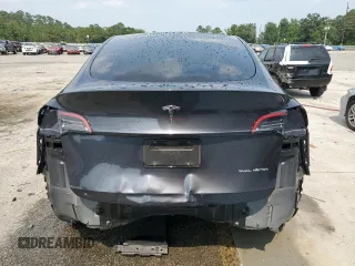 2024 Tesla Model Y Long Range with VIN 7SAYGDEE0RA255613, listed as a Copart auction lot 58993085 with 39,336 mi miles and Salvage title. Bid and sale history available at DreamBid. Image 6.