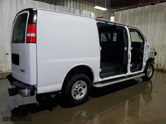 2023 GMC Savana Cargo Van with VIN 1GTW7AFP6P1215807, listed as a Copart auction lot 42757135 with 21,419 mi miles and Clean Title. Bid and sale history available at carsss.com. Image 3.