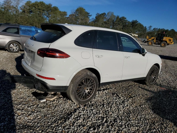2017 Porsche Cayenne with VIN WP1AA2A23HKA91129, listed as a Copart auction lot 50390065 with 90,435 mi miles and Salvage Title. Bid and sale history available at carsss.com. Image 3.