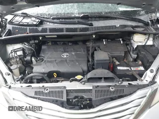 2011 Toyota Sienna XLE z VIN 5TDDK3DC1BS002387, wystawiony jako IAAI lot #42373126 z przebiegiem 279 026 mil mil oraz . Historia ofert i sprzedaży dostępna na DreamBid. Obrazek 10.