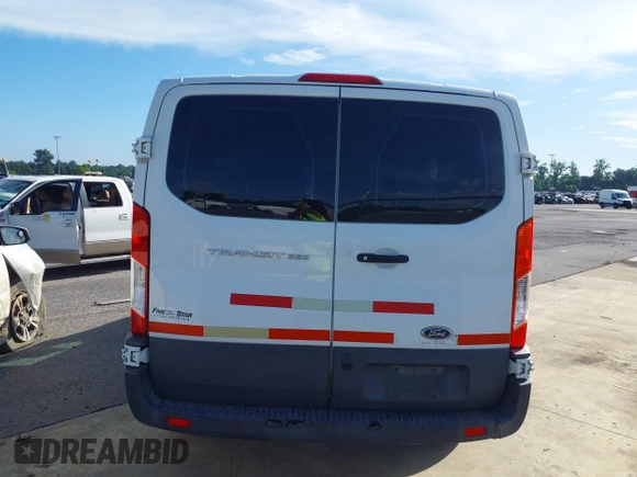 2018 Ford Transit с VIN 1FTYR1YM0JKA92299, выставлен на аукционе IAAI как лот 42585313 с пробегом 156 791 миль миль и . История ставок и продаж доступна на DreamBid. Изображение 17.