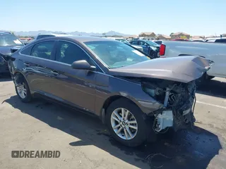 2017 Hyundai Sonata 2.4L z VIN 5NPE24AF2HH564435, wystawiony jako IAAI lot #42169936 z przebiegiem 180 126 mil mil oraz . Historia ofert i sprzedaży dostępna na DreamBid. Obrazek 1.