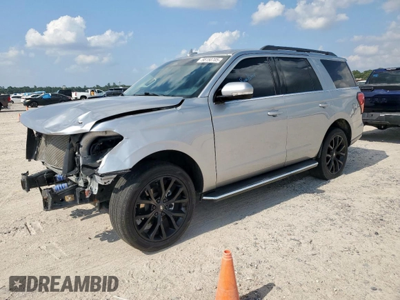 2022 Ford Expedition XLT z VIN 1FMJU1HT0NEA14953, wystawiony jako Copart lot #58150705 z przebiegiem 44 670 mil mil oraz Szkoda całkowita • Salvage title. Historia ofert i sprzedaży dostępna na DreamBid. Obrazek 1.