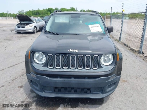 2017 Jeep Renegade Sport with VIN ZACCJAAB8HPF18198, listed as a IAAI auction lot 42025787 with 100,564 mi miles. Bid and sale history available at carsss.com. Image 6.