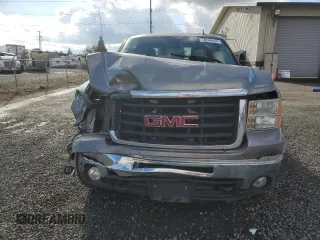 2008 GMC Sierra 2500HD SLT z VIN 1GTHK29618E181379, wystawiony jako Copart lot #78244454 z przebiegiem 161 846 mil mil oraz Szkoda całkowita • Salvage title. Historia ofert i sprzedaży dostępna na DreamBid. Obrazek 5.