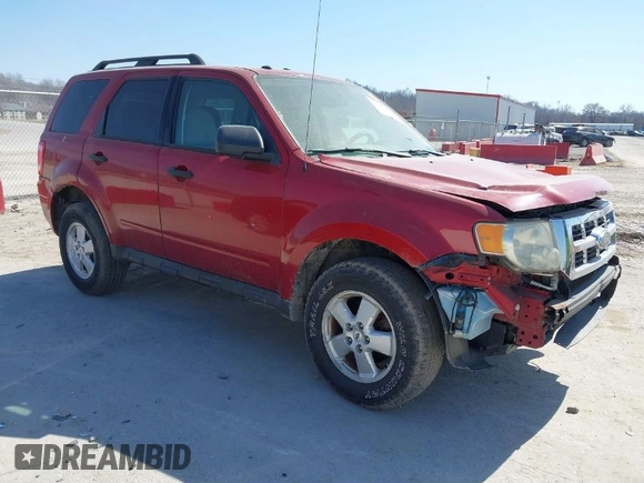 2011 Ford Escape XLT with VIN 1FMCU0D70BKC18662, listed as a IAAI auction lot 41769355 with 173,040 mi miles. Bid and sale history available at carsss.com. Image 1.