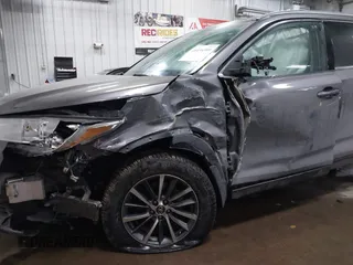 2018 Toyota Highlander SE with VIN 5TDJZRFH5JS902363, listed as a IAAI auction lot 41436569 with 82,905 mi miles and . Bid and sale history available at DreamBid. Image 6.