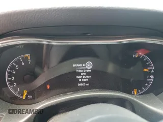 2020 Jeep Grand Cherokee Laredo E z VIN 1C4RJFAG7LC207815, wystawiony jako Copart lot #59510675 z przebiegiem 39 805 mil mil oraz Nie do naprawy • Non repairable. Historia ofert i sprzedaży dostępna na DreamBid. Obrazek 9.