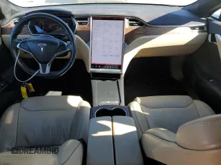 2017 Tesla Model S 60 with VIN 5YJSA1E14HF184188, listed as a Copart auction lot 55836495 with 94,623 mi miles and Salvage title. Bid and sale history available at DreamBid. Image 8.