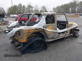 2015 Jeep Wrangler Unlimited Sahara with VIN 1C4HJWEG3FL764361, listed as a IAAI auction lot 41933051 with 80,200 mi miles. Bid and sale history available at carsss.com. Image 4.