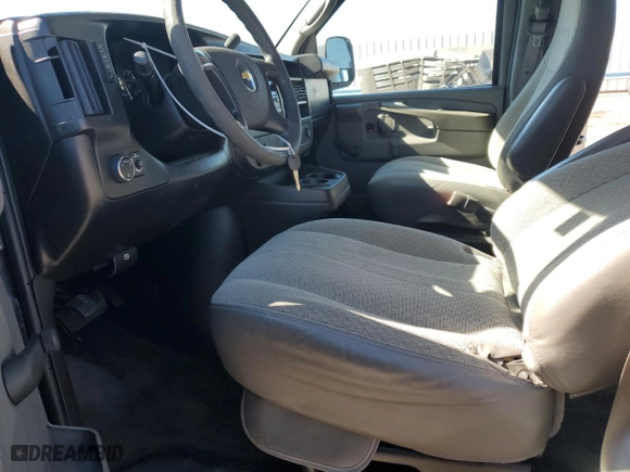 2010 Chevrolet Express Passenger LS with VIN 1GNUGBD41A1161725, listed as a Copart auction lot 76292724 with 99,850 mi miles and Salvage Title. Bid and sale history available at carsss.com. Image 7.