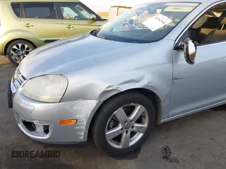 2008 Volkswagen Jetta Sedan SE with VIN 3VWRM71K98M053239, listed as a IAAI auction lot 41084364 with 182,575 mi miles. Bid and sale history available at carsss.com. Image 6.