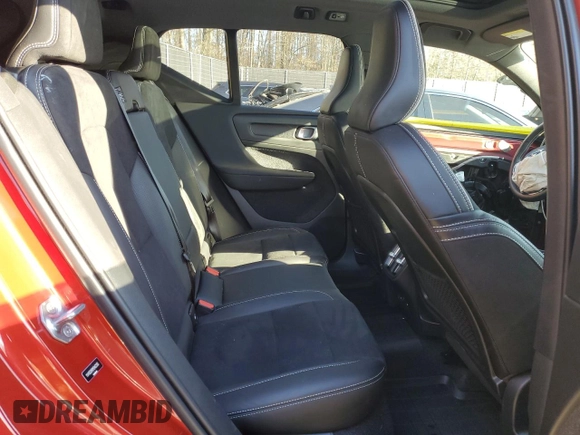 2021 Volvo XC40 R-Design with VIN YV4162UM2M2462305, listed as a Copart auction lot 42974065 with 24,827 mi miles and Salvage Title. Bid and sale history available at carsss.com. Image 11.