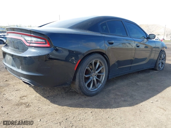 2017 Dodge Charger SE with VIN 2C3CDXBG3HH517552, listed as a IAAI auction lot 42041664 with 152,262 mi miles. Bid and sale history available at carsss.com. Image 4.
