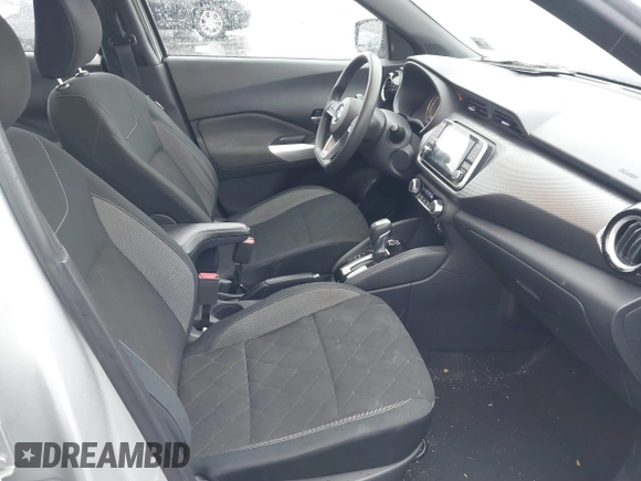 2020 Nissan Kicks SV z VIN 3N1CP5CV0LL547650, wystawiony jako IAAI lot #41868073 z przebiegiem 37 942 mil mil oraz . Historia ofert i sprzedaży dostępna na DreamBid. Obrazek 5.