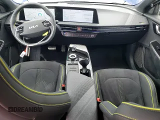 2024 Kia EV6 GT z VIN KNDC5DLE9R5219763, wystawiony jako Copart lot #50449205 z przebiegiem 360 mil mil oraz Szkoda całkowita • Salvage title. Historia ofert i sprzedaży dostępna na DreamBid. Obrazek 8.