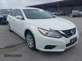 2018 Nissan Altima 2.5 SR with VIN 1N4AL3AP3JC222188, listed as a IAAI auction lot 42176781 with 194,485 mi miles. Bid and sale history available at carsss.com. Image 1.