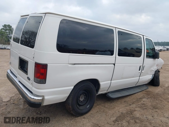 2003 Ford Econoline Passenger XL with VIN 1FBNE31L63HA12648, listed as a IAAI auction lot 41763111 with 592,494 mi miles and . Bid and sale history available at carsss.com. Image 4.
