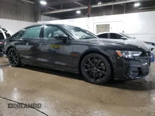 2023 Audi S8 z VIN WAULSAF84PN009501, wystawiony jako Copart lot #62595324 z przebiegiem 18 928 mil mil oraz Szkoda całkowita • Salvage title. Historia ofert i sprzedaży dostępna na DreamBid. Obrazek 4.