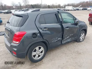 2018 Chevrolet Trax LT with VIN KL7CJLSB7JB674238, listed as a IAAI auction lot 41909657 with 115,875 mi miles. Bid and sale history available at carsss.com. Image 4.