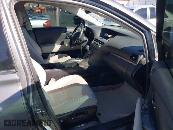 2013 Lexus RX 350 z VIN 2T2BK1BA3DC223655, wystawiony jako IAAI lot #41873168 z przebiegiem 128 187 mil mil oraz . Historia ofert i sprzedaży dostępna na DreamBid. Obrazek 5.
