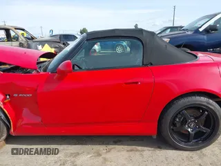 2000 Honda S2000 с VIN JHMAP1143YT000526, выставлен на аукционе IAAI как лот 41582510 с пробегом 114 783 миль миль и . История ставок и продаж доступна на DreamBid. Изображение 15.