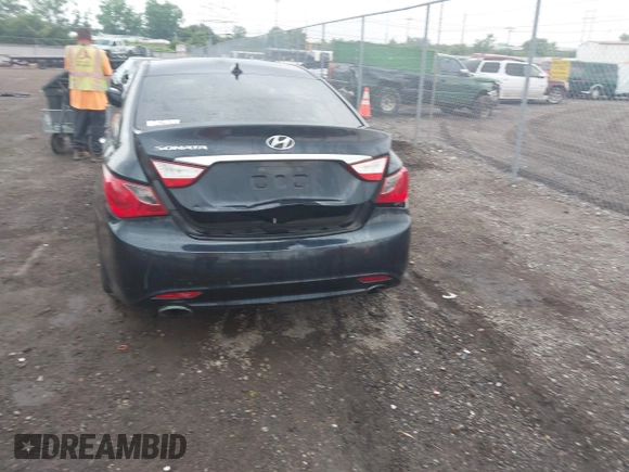 2013 Hyundai Sonata Limited z VIN 5NPEC4AC4DH694343, wystawiony jako IAAI lot #42493675 z przebiegiem 132 551 mil mil oraz . Historia ofert i sprzedaży dostępna na DreamBid. Obrazek 17.
