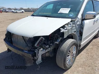 2011 Chrysler Town & Country Limited with VIN 2A4RR6DG2BR611268, listed as a IAAI auction lot 41853613 with 99,859 mi miles. Bid and sale history available at carsss.com. Image 6.