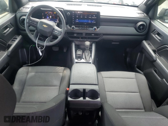 2023 Chevrolet Colorado 2WD Work Truck z VIN 1GCPSBEK8P1141644, wystawiony jako Copart lot #57038405 z przebiegiem 33 911 mil mil oraz Czysty tytuł • Clean title. Historia ofert i sprzedaży dostępna na DreamBid. Obrazek 8.