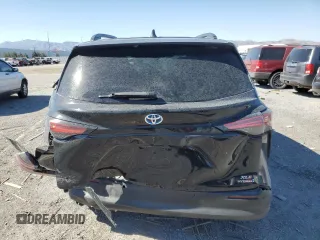 2021 Toyota Sienna XLE with VIN 5TDYRKEC1MS064669, listed as a Copart auction lot 57818955 with 120,181 mi miles and Salvage title. Bid and sale history available at DreamBid. Image 6.