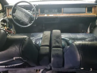1994 Lincoln Town Car Signature z VIN 1LNLM82W9RY687636, wystawiony jako Copart lot #43805135 z przebiegiem Nie podano mil oraz Szkoda całkowita • Salvage title. Historia ofert i sprzedaży dostępna na DreamBid. Obrazek 8.